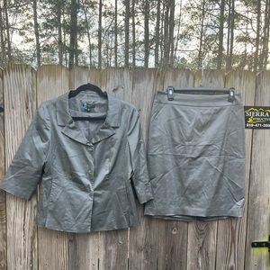 ANN TAYLOR Beautiful Gray Blazer Skirt Suit size 6